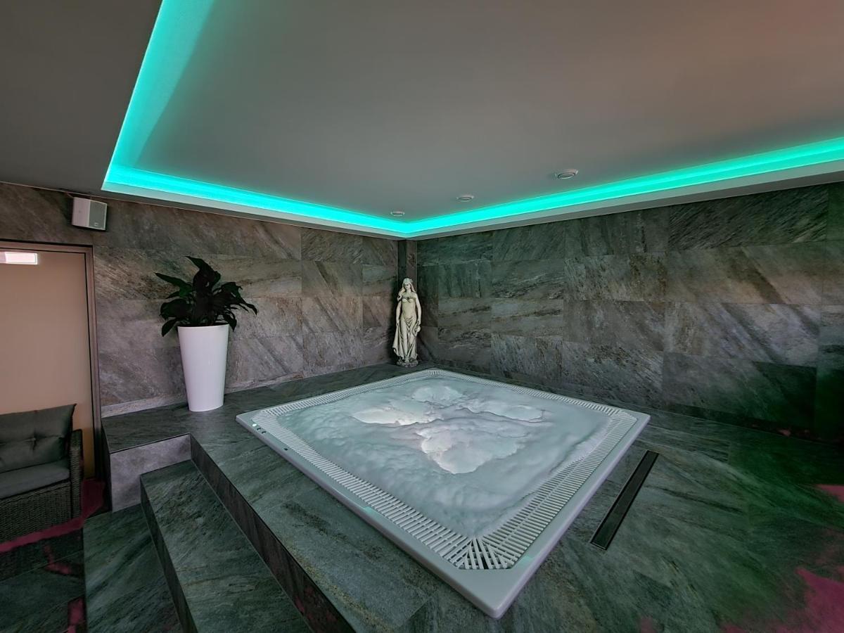 Chaty Krusetnica S Luxusnym Privatnym Wellness Exterior foto